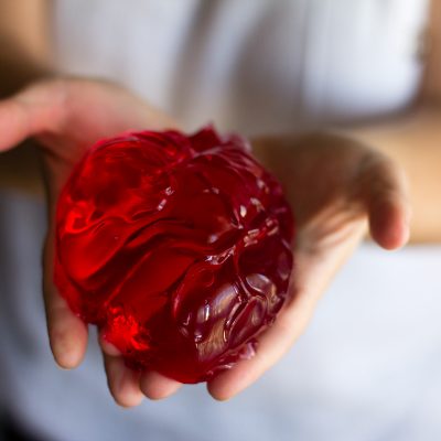 Corazón dulce de gelatina de fresa para Halloween